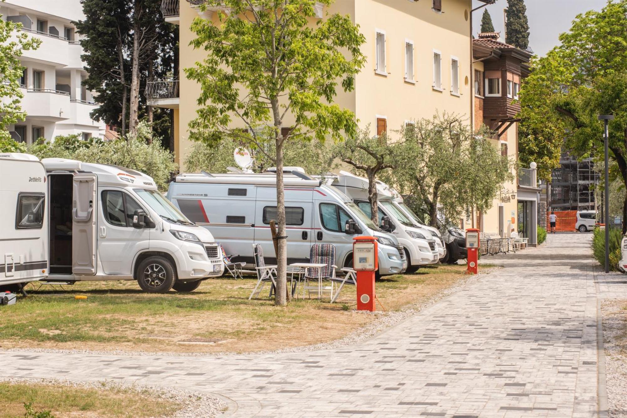 ריבה דל גארדה Al Lago Camping & Rooms מראה חיצוני תמונה